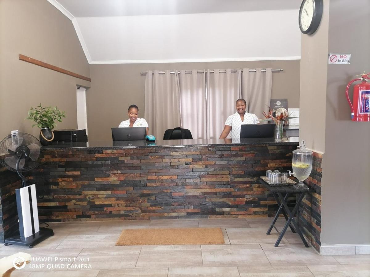 Nongoma Lodge & Inn Cc Екстер'єр фото